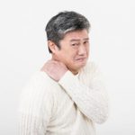 五十肩の痛みを和らげる方法！治療効果は３ステージで変化する？